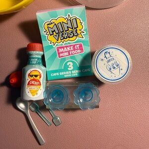 MGA's Mini Verse Cafe Series Set